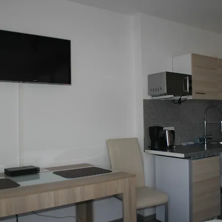 Lipp Aparthotel 2*