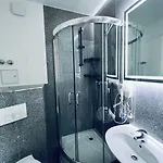 Lipp Apartahotel 3*